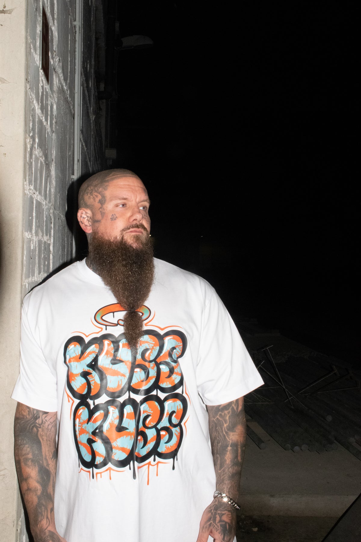 ANDY KISTER KUSS KUSS TEE