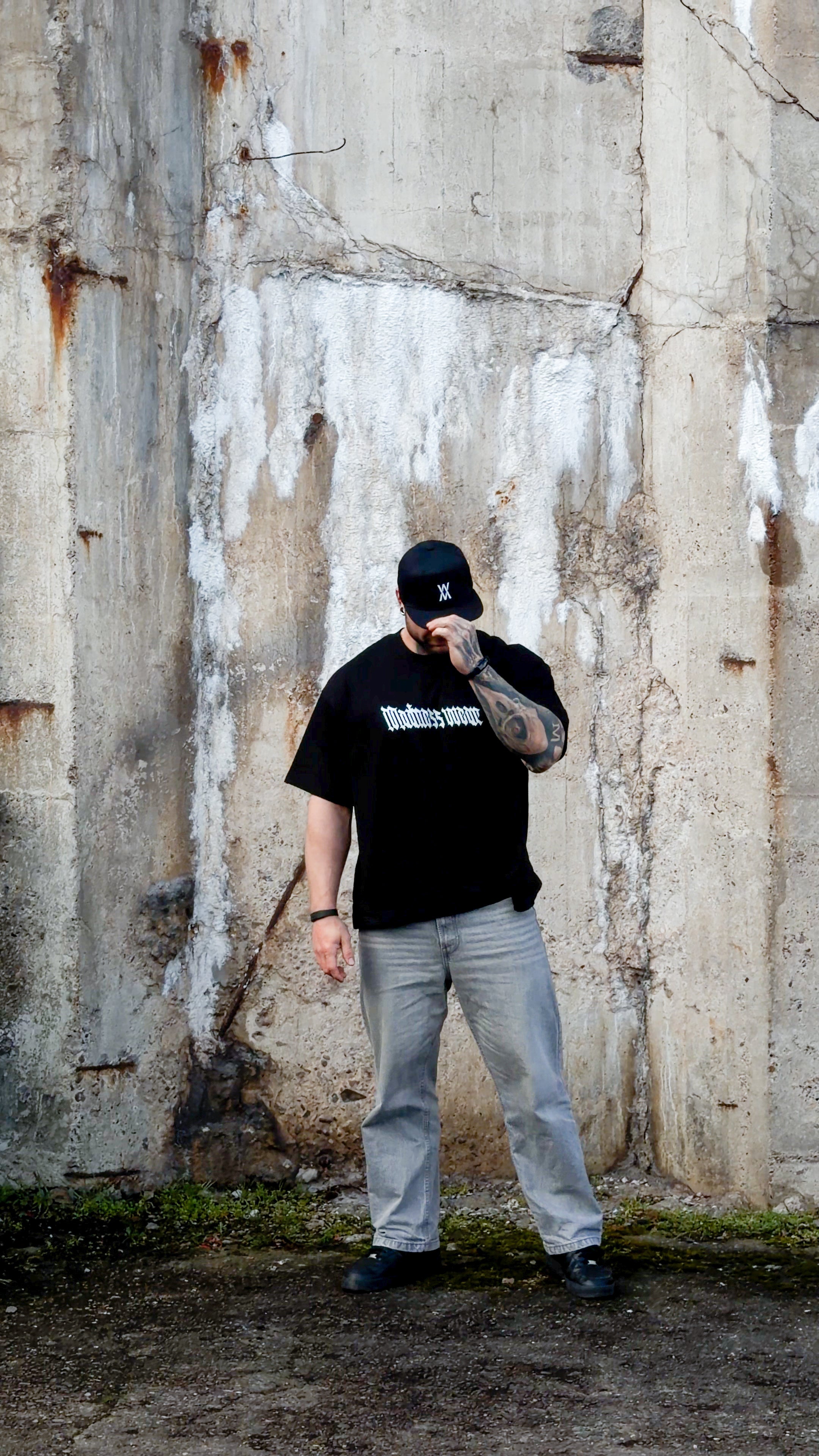MADNESS BASIC TSHIRT