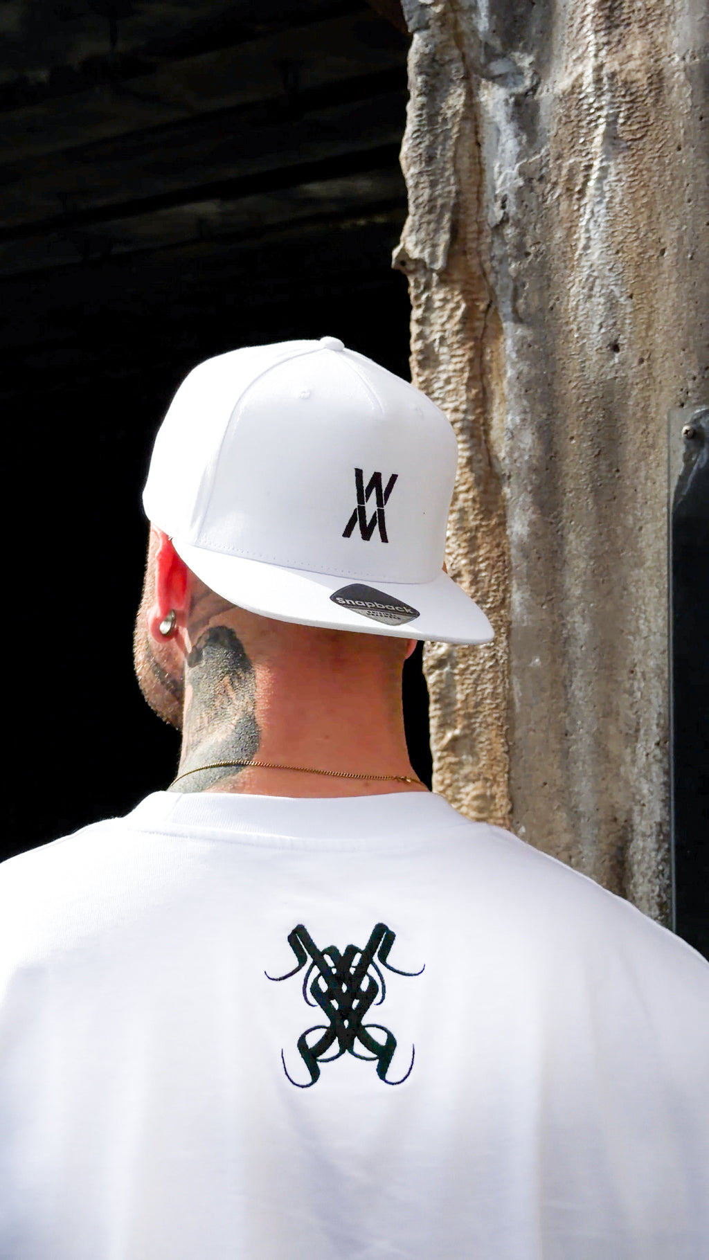 MADNESS BASIC TSHIRT
